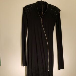 Chic Black Long Sleeve Dress with Zipper
